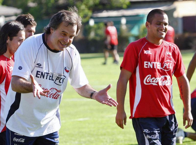 AFP - Marcelo Bielsa y Humberto Suazo
