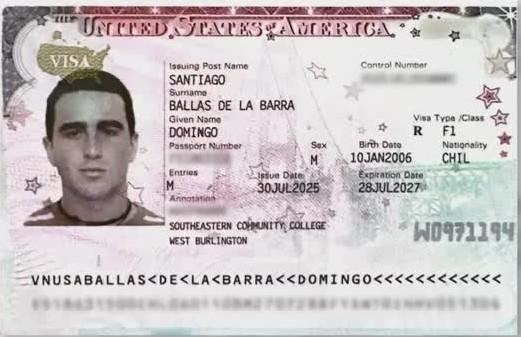 La pesadilla del chileno que se fue a Estados Unidos por beca deportiva y terminó detenido en Alligator Alcatraz