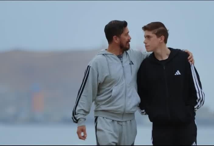 La emotiva historia de Fabián, joven bailarín que sobrevivió a fatal accidente donde fallecieron su madre y hermana - Captura Teletón