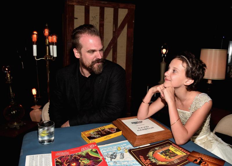 AFP - David Harbour y Millie Bobby Brown