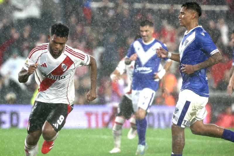 Fútbol en día de elecciones | AFP