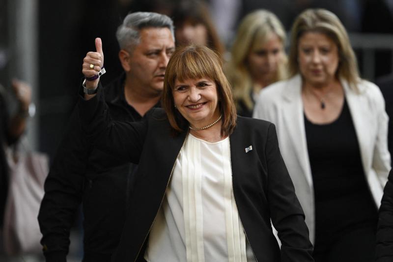 T13 - Patricia Bullrich renuncia al Ministerio de Seguridad de Javier Milei en Argentina: "Continuar con la doctrina..." | AFP