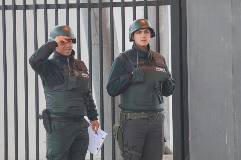 T13 - Madre de reo decapitado en la Cárcel Bío Bío demanda al Estado por presunta negligencia de Gendarmería | Contexto - Agencia UNO