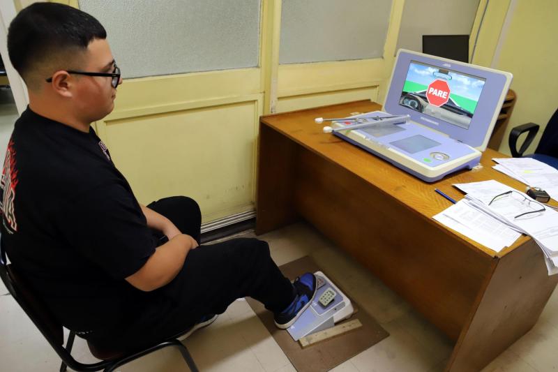 Avanza proyecto que restringe entrega de licencia de conducir - Agencia Uno