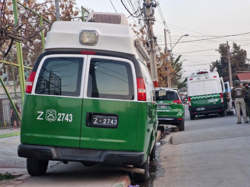 Agencia Uno - Mujer se hace pasar por mamá de joven para evitar detención (referencial)