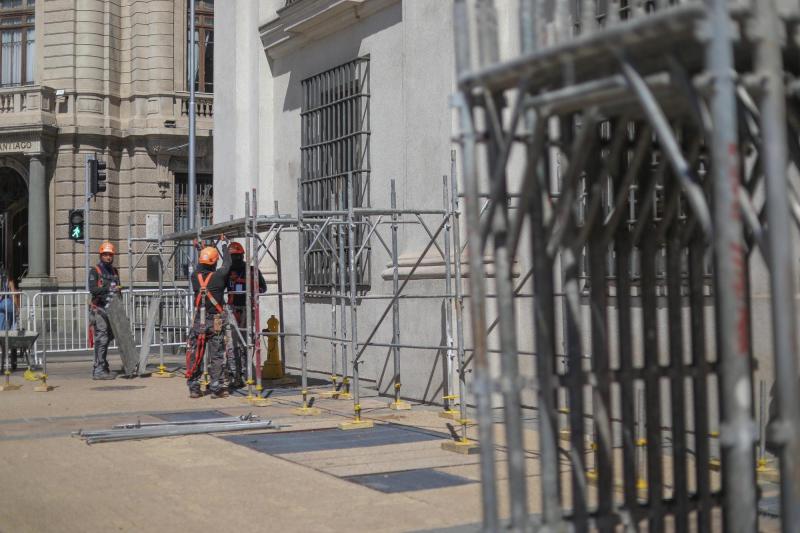 Agencia Uno- Trabajos en fachada de La Moneda