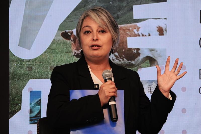 Agencia Uno - Jeannette Jara se refirió a podio antibalas de José Antonio Kast
