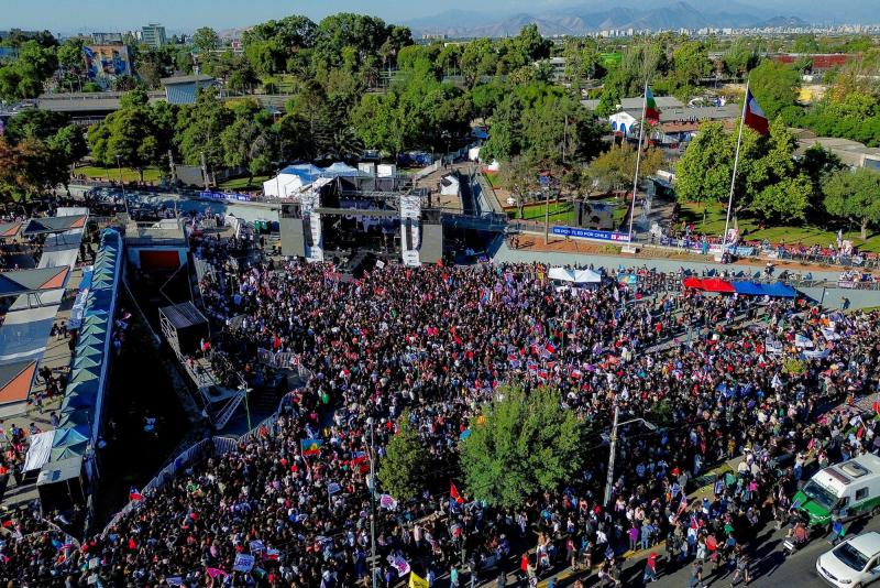 Agencia Uno - Cierre de campaña de Jeannette Jara en la Plaza de Maipú