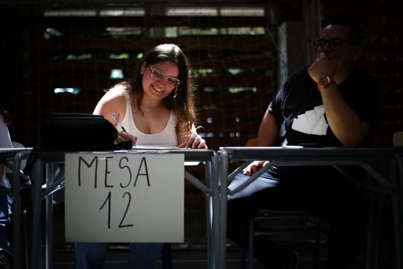 Agencia Uno - Vocal de mesa en Elecciones 2025