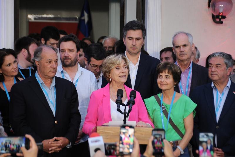 Agencia Uno - Evelyn Matthei reconoce su derrota en las Elecciones 2025