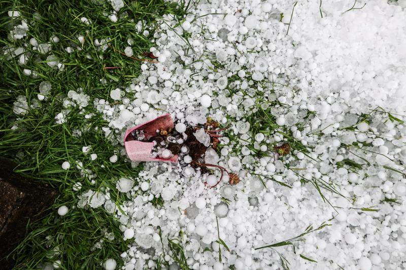T13 - Caída de granizos de gran tamaño golpea a Puerto Montt: Meteorología advierte evento severo ligado a baja segregada | Agencia UNO