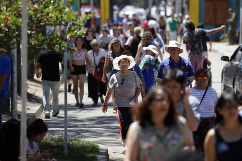 T13 - Domingo de elecciones bajo 30°C: Conoce qué hacer para evitar golpes de calor y vota sin exponerte | Agencia UNO