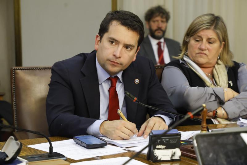 Aton- Diputado Cristián Araya