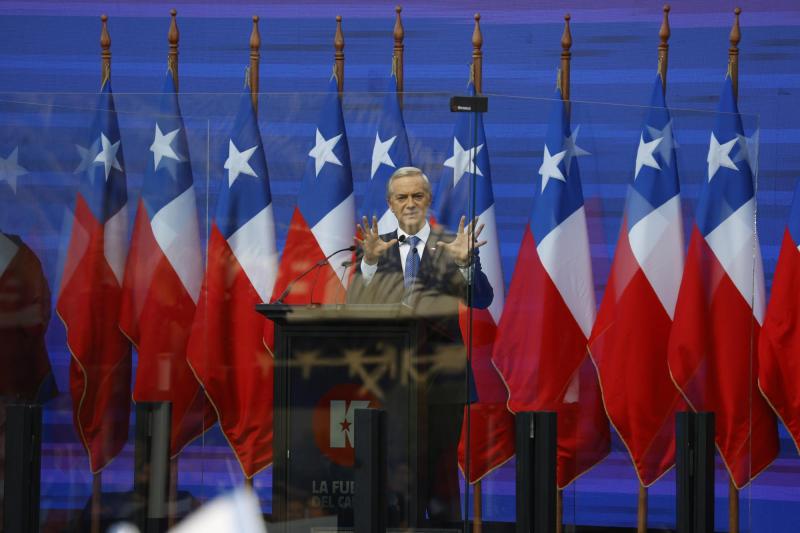 Aton- Jara se mostró en contra de uso de vidrio antibalas utilizado por Kast