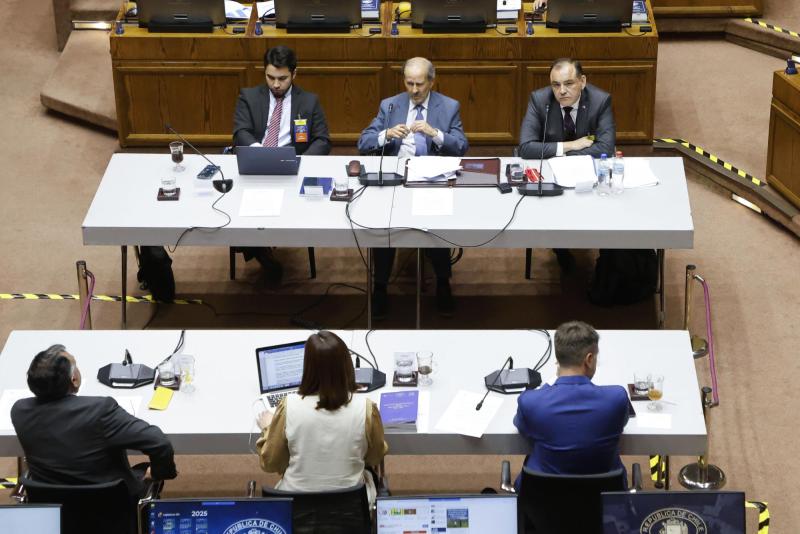 Aton- Senado aprobó AC contra juez Ulloa