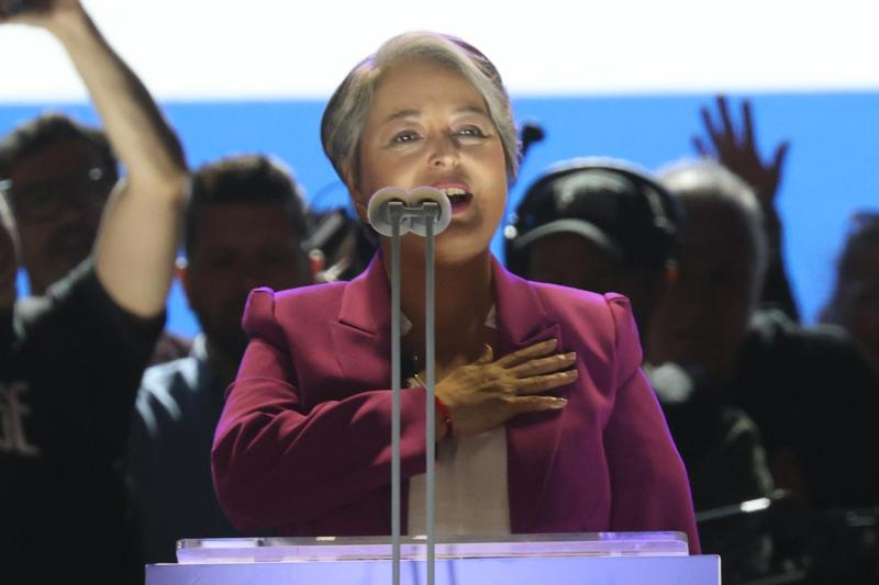 T13 - “Pido mil disculpas”: Mujer que aseguró parentesco con Jeannette Jara reconoce que inventó todo y se retracta públicamente | Agencia UNO - Captura de video