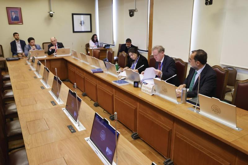 Aton- Comisión revisora de AC contra Pardow