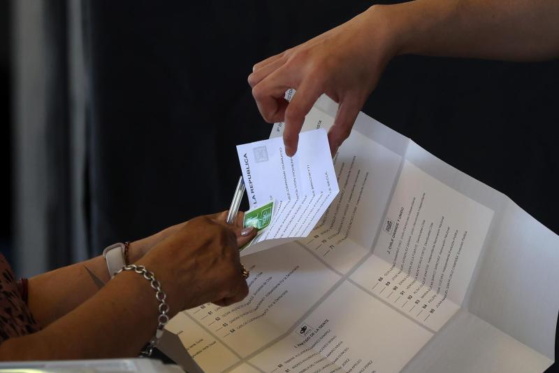 ATON - Foto referencial de la vocación de vocal de mesa