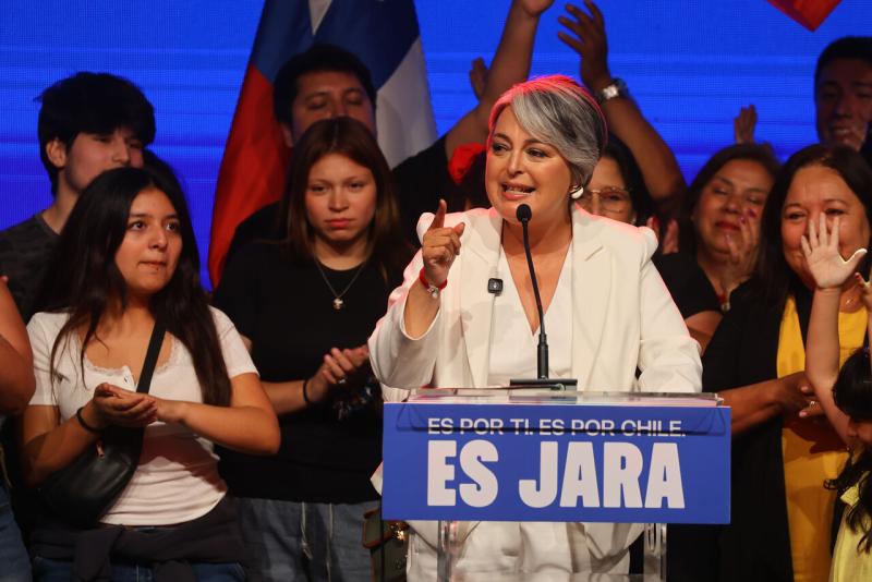 Aton - Jeannette Jara en su comando