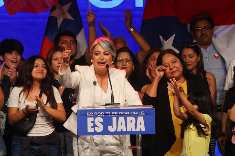 Aton - Jeannette Jara en su comando