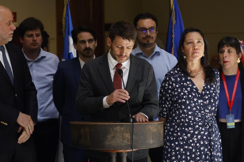 Aton- Ministros y el FA acompañaron a Pardow durante votación