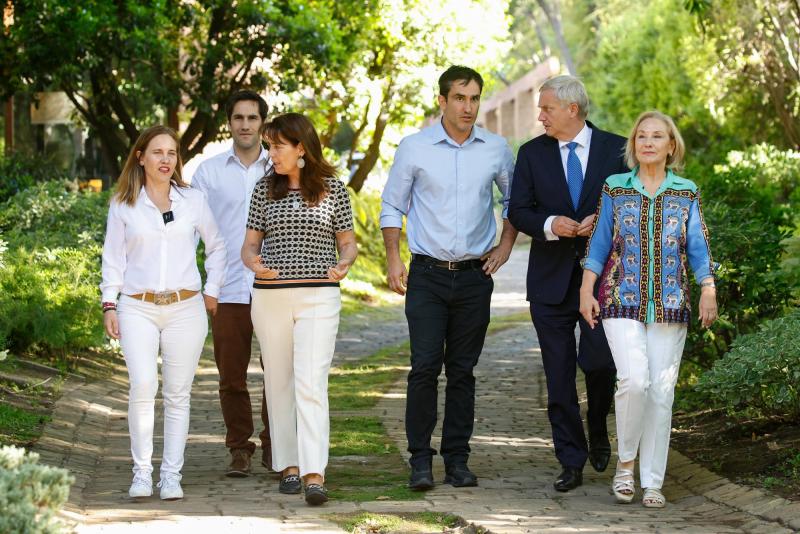Familia Piñera Morel entrega su apoyo a Kast en segunda vuelta - Aton