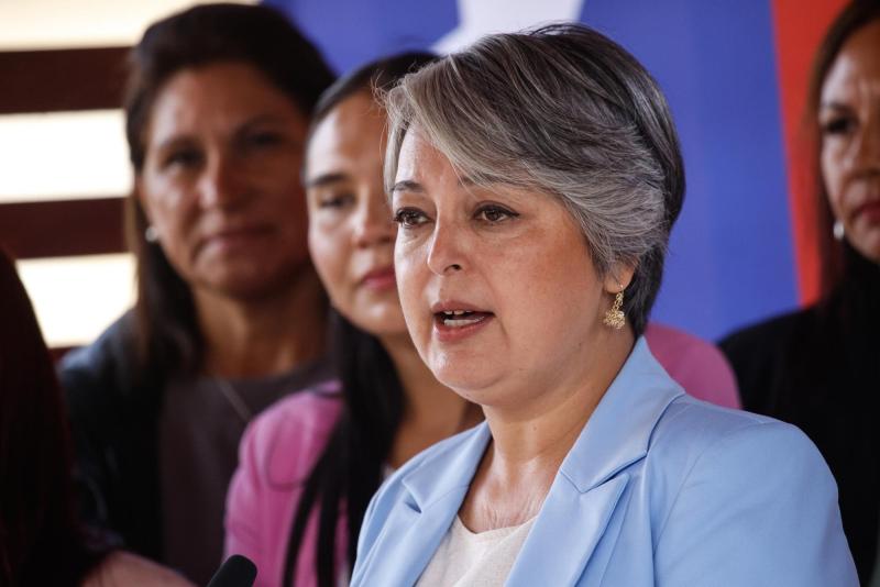 Aton- Jeannette Jara, candidata oficialista