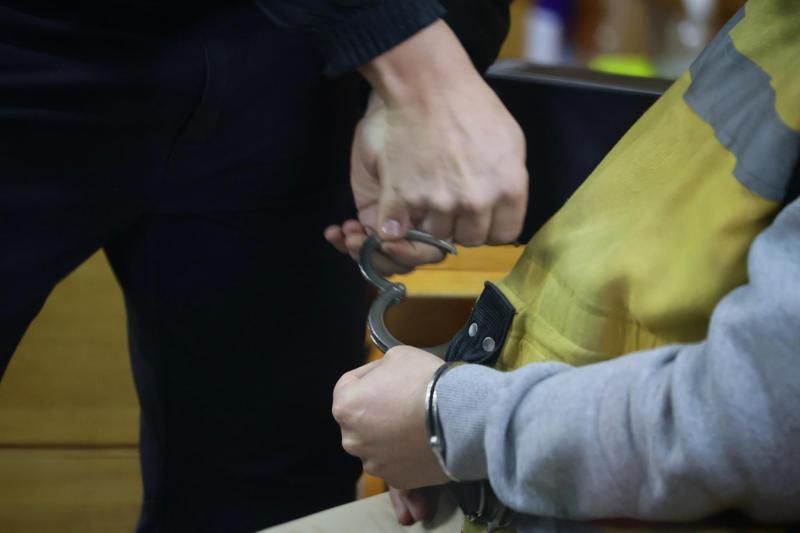 Condenan a joven que asaltó y agredió a su padre - Aton