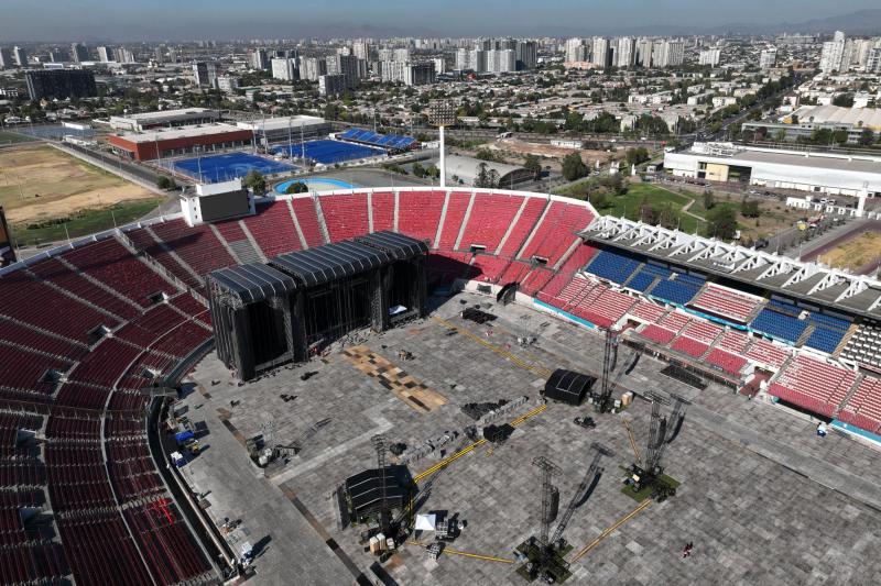 Aton - En marzo pasado hubo que desarmar el escenario en el Estadio Nacional tras la cancelación de dos conciertos de Shakira