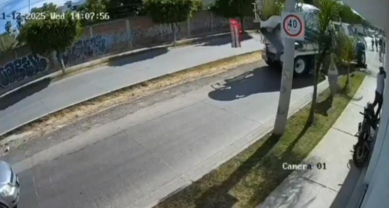 VIDEO | Trabajador muere arrollado por una revolvedora en México: conductor intentó escapar