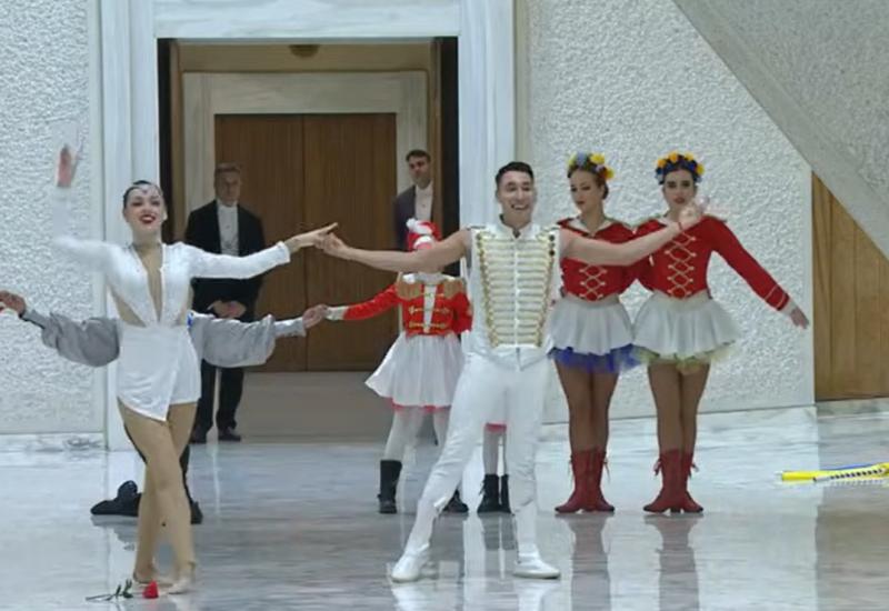 Quién era Christián Quezada, el circense chileno que falleció durante show de acrobacias en Italia - Captura Vatican News