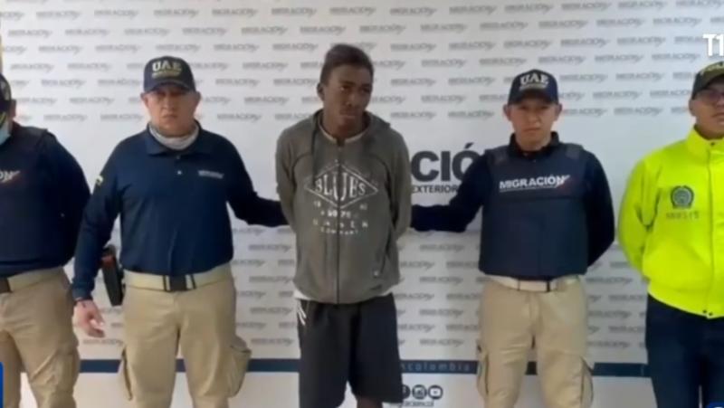 Llega a Chile acusado de triple homicidio - T13