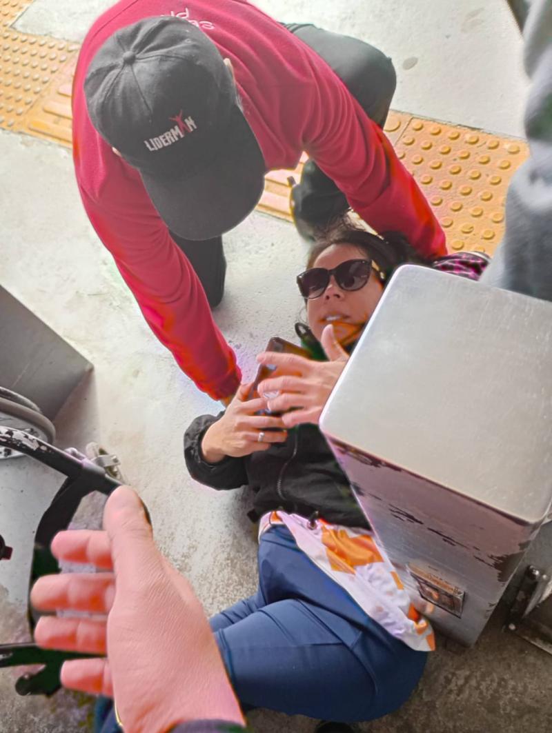 Guardia de Biotren en Coronel agredió a usuaria en silla de ruedas - X @CEspinozaQ