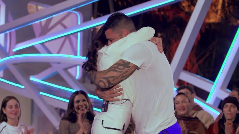 Canal 13 - Karen Paola y Juan Pedro en Mundos Opuestos