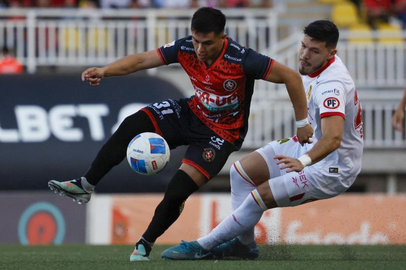 Limache vence a la Unión y lo deja con un pie y medio en la B: Iquique gana y también está al borde del abismo - Photosport