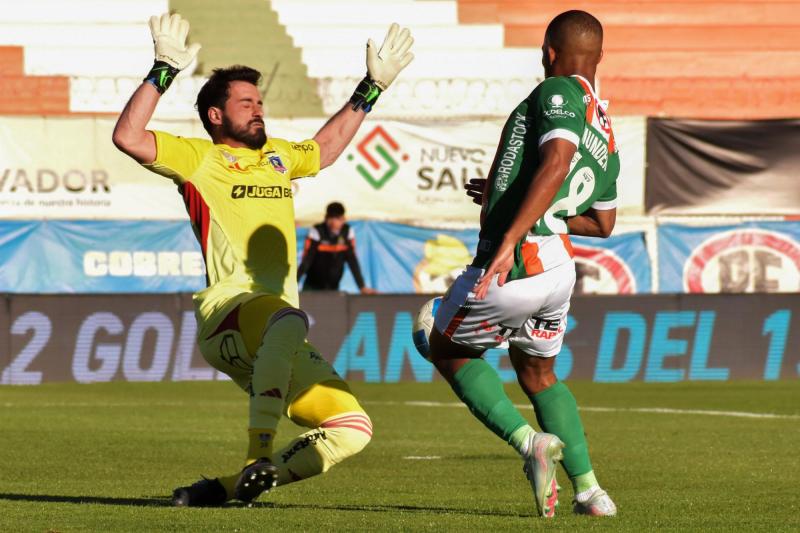 Munder le marcó un doblete a Colo-Colo - Photosport