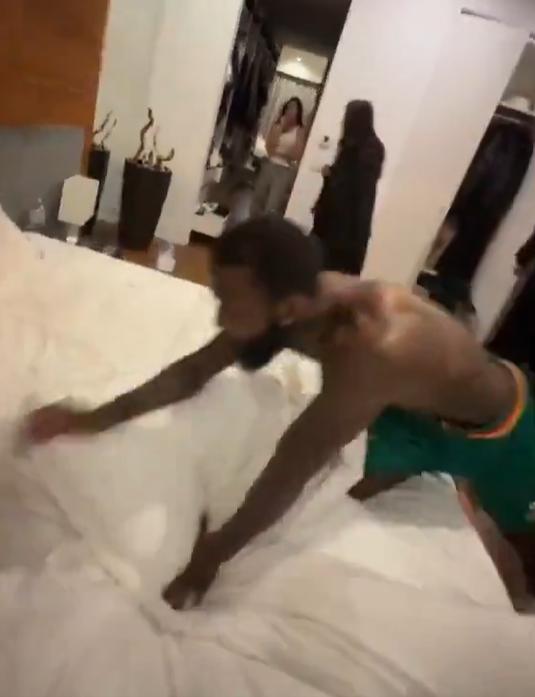 Figura de Camerún es descubierta siendo infiel y su pareja publicó el video - Captura X