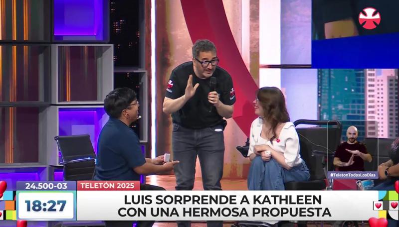 T13 - Eduardo Fuentes con pareja que se comprometió en la Teletón