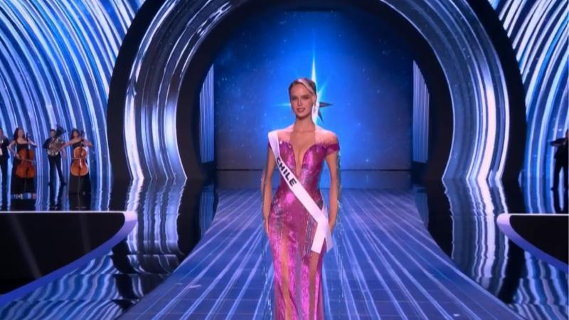 13 - Así fue el desfile en vestido de gala de Inna Moll que marcó la noche en Miss Universo