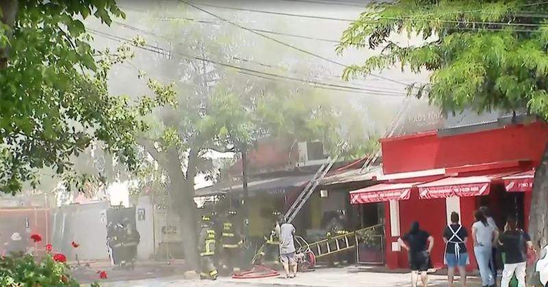 La Tarde es Nuestra - Incendio afecta a local de pollos a las brasas en Ñuñoa