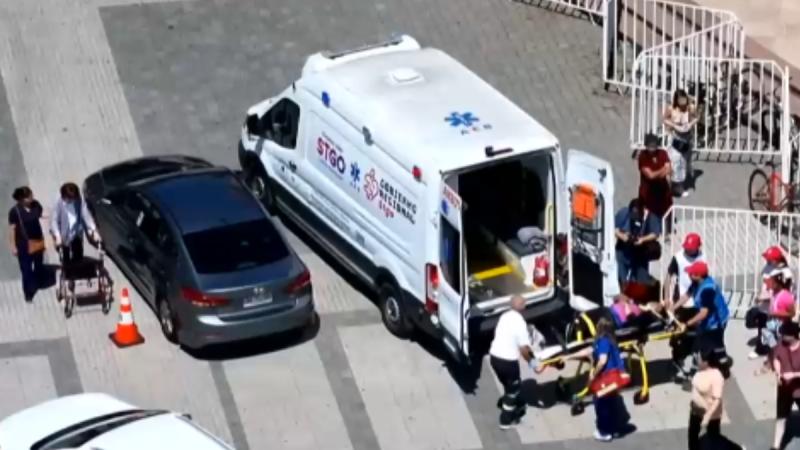 Votante resultó lesionada tras caer por escaleras - T13