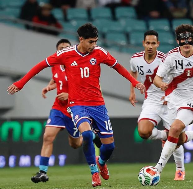 Darío Osorio - Instagram Chile (@laroja)