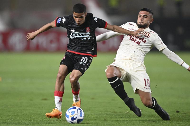 Chileno Rodrigo Ureña es despedido como ídolo - AFP