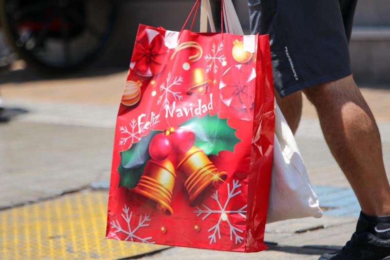 Más de 1.200 vacantes de trabajo en Navidad: Revisa los sueldos y cómo postular - Agencia Uno