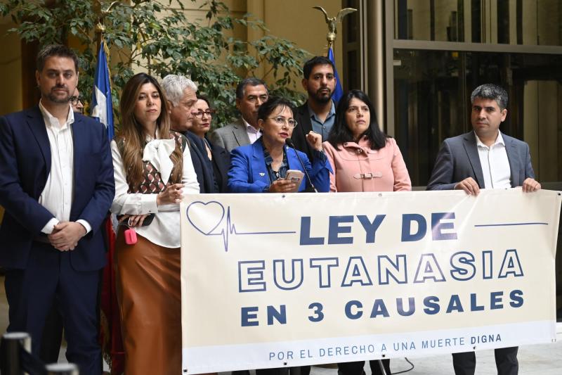 Agencia Uno - Diputados buscan Ley de Eutanasia en Chile