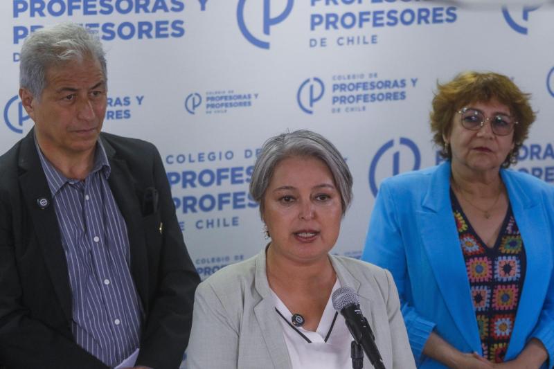 Agencia Uno - Antiguo gremio de profesores con Jeannette Jara