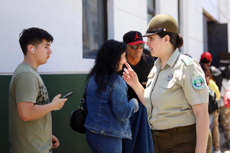 Fue a excusarse por no votar y terminó detenido en comisaría de Maipú: tenía orden de detención vigente - Referencial Agencia Uno