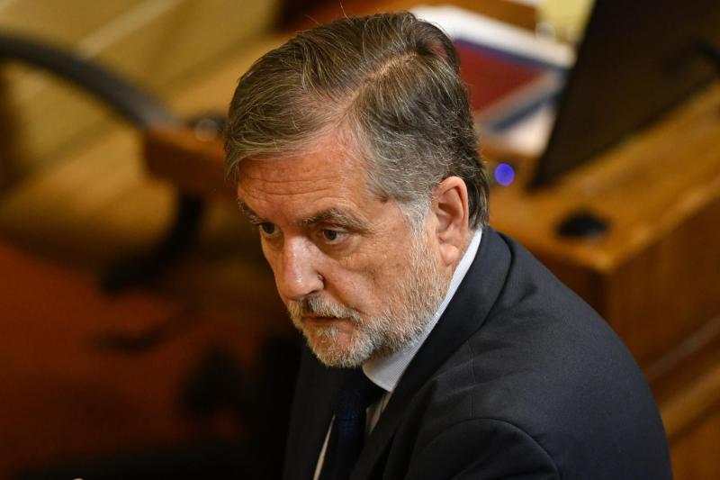 Diputado Undurraga acusa que el PC "declaró la guerra" - Agencia Uno