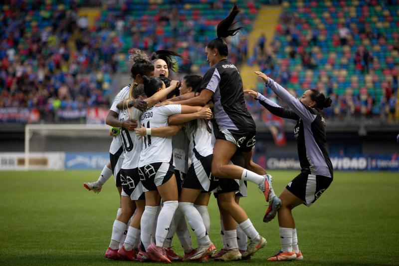 Agencia Uno - Celebración de las albas