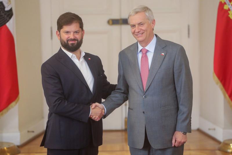 Agencia Uno - Boric agradece diálogo con Kast y apunta a cambio de gobierno: "Hay cosas que tienen que seguir funcionando"